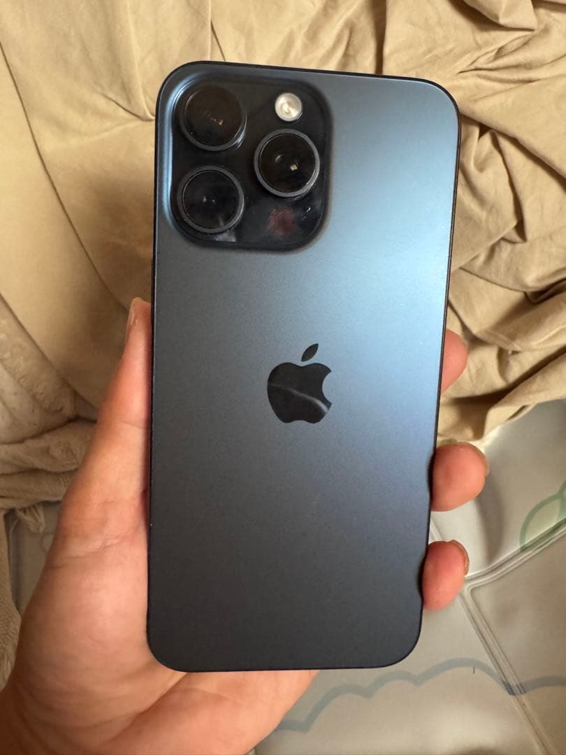 Apple iPhone 15 Pro Max 256GB，美品，バッテリー99