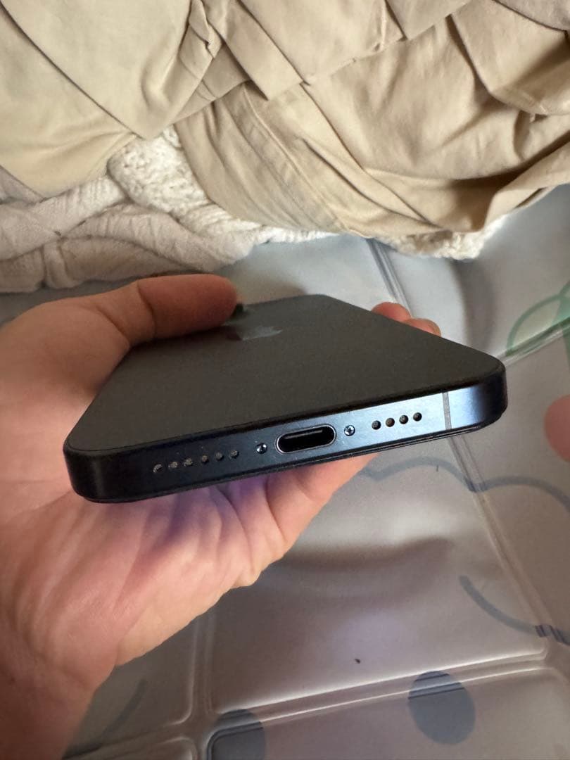 Apple iPhone 15 Pro Max 256GB，美品，バッテリー99