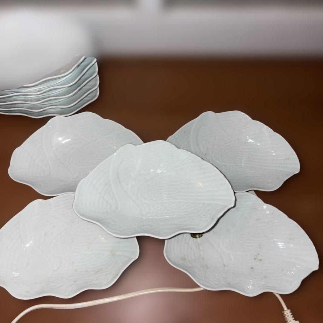GYP0124 有田焼 白磁鶴西海波彫刻取皿15枚セット