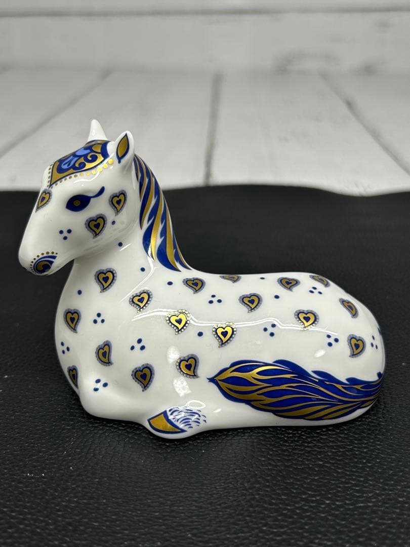 送料込み【ロイヤルクラウンダービー 置物】HORSE
