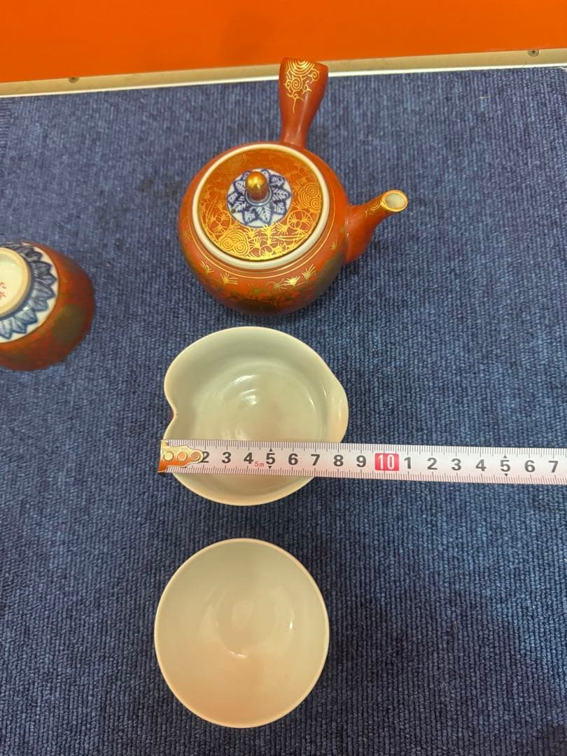 1725 九谷焼　赤絵　赤地金花　茶器セット　急須1客　湯冷し1客　湯呑4客