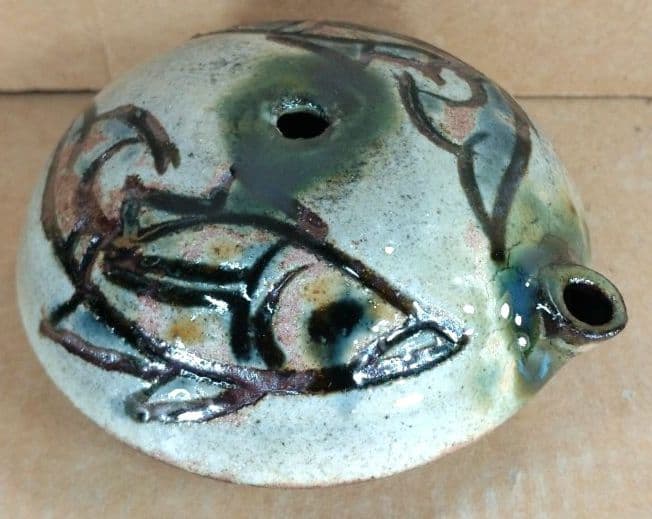 【本物保証】金城次郎 水滴(魚紋水滴）共箱 栞 人間国宝 壷屋焼 壺屋焼 美品