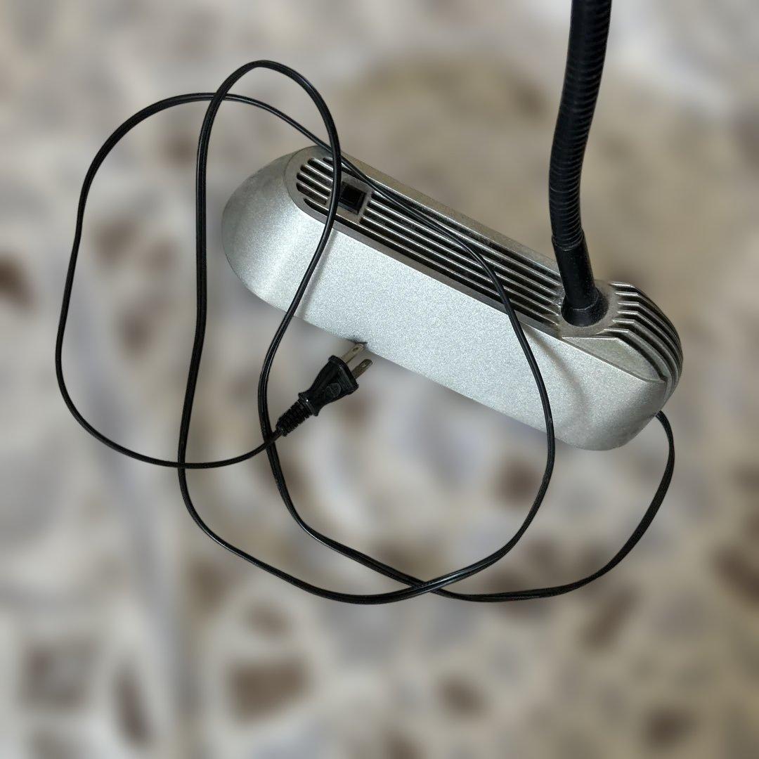 パナソニック　おしゃれライトスタンド　先が動かせます