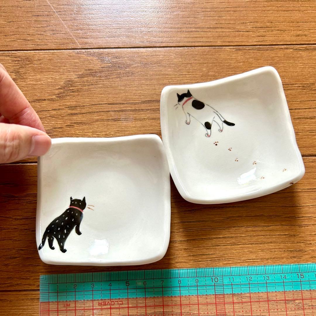 石川覚子さん作＊猫柄のミルクピッチャー+豆皿2枚セット