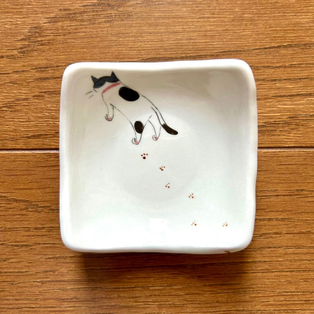 石川覚子さん作＊猫柄のミルクピッチャー+豆皿2枚セット