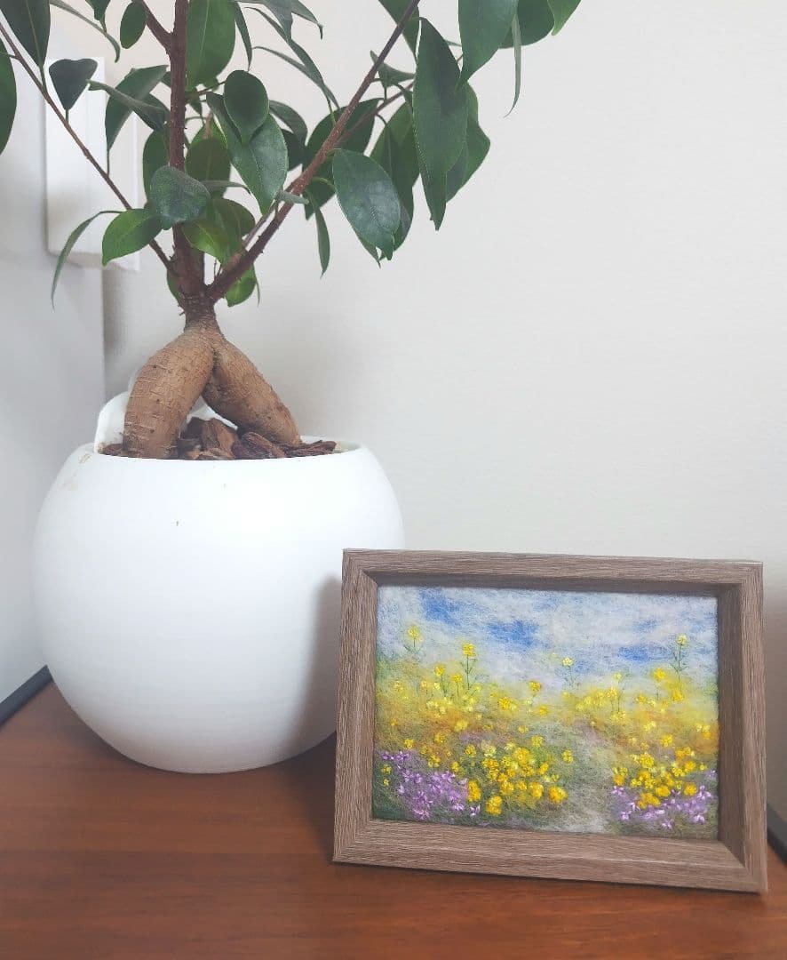 羊毛フェルト　ハンドメイド　フレーム　刺繍　絵画　ムラサキハナナと菜の花畑