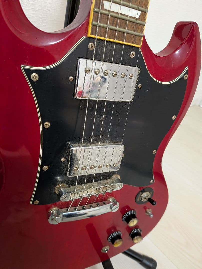 レッドエレキギター SGスタイル本体のみ