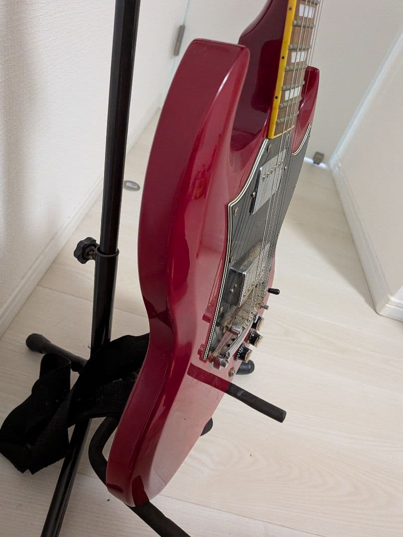 レッドエレキギター SGスタイル本体のみ