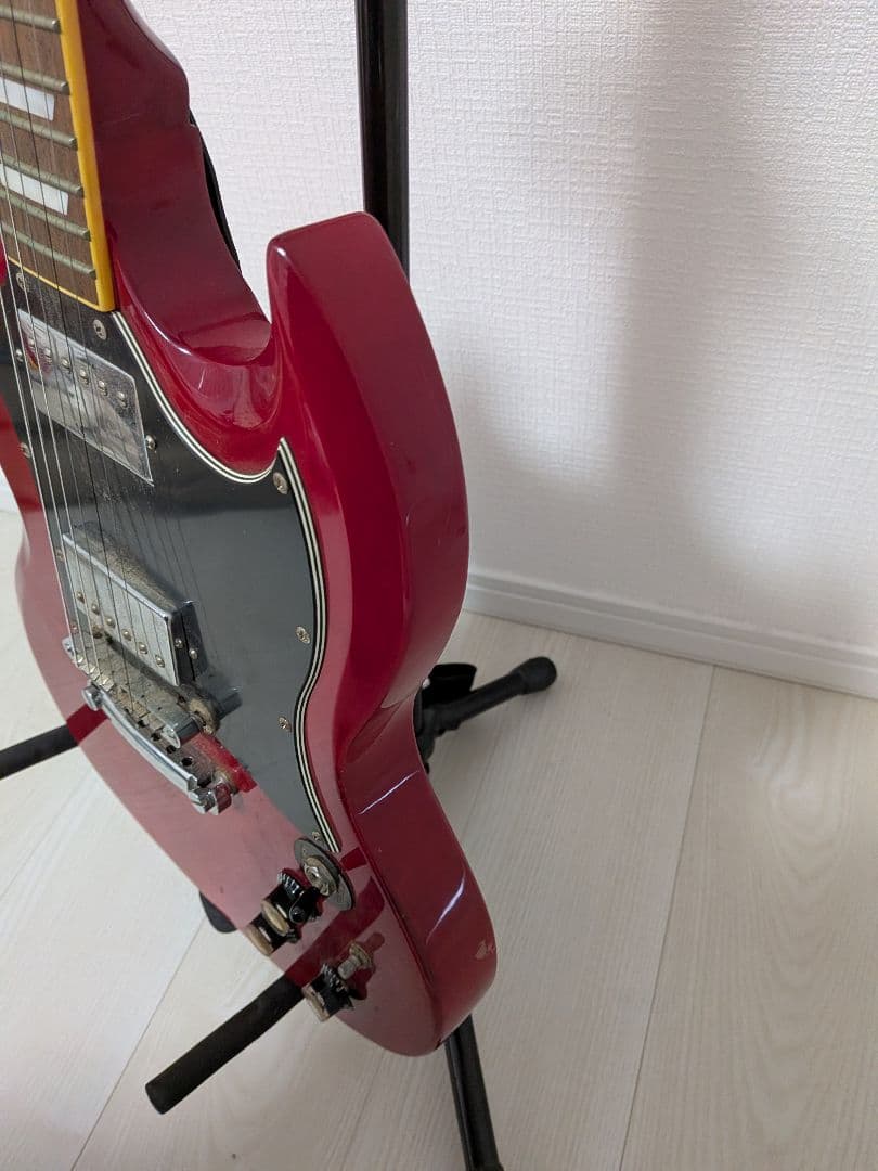 レッドエレキギター SGスタイル本体のみ