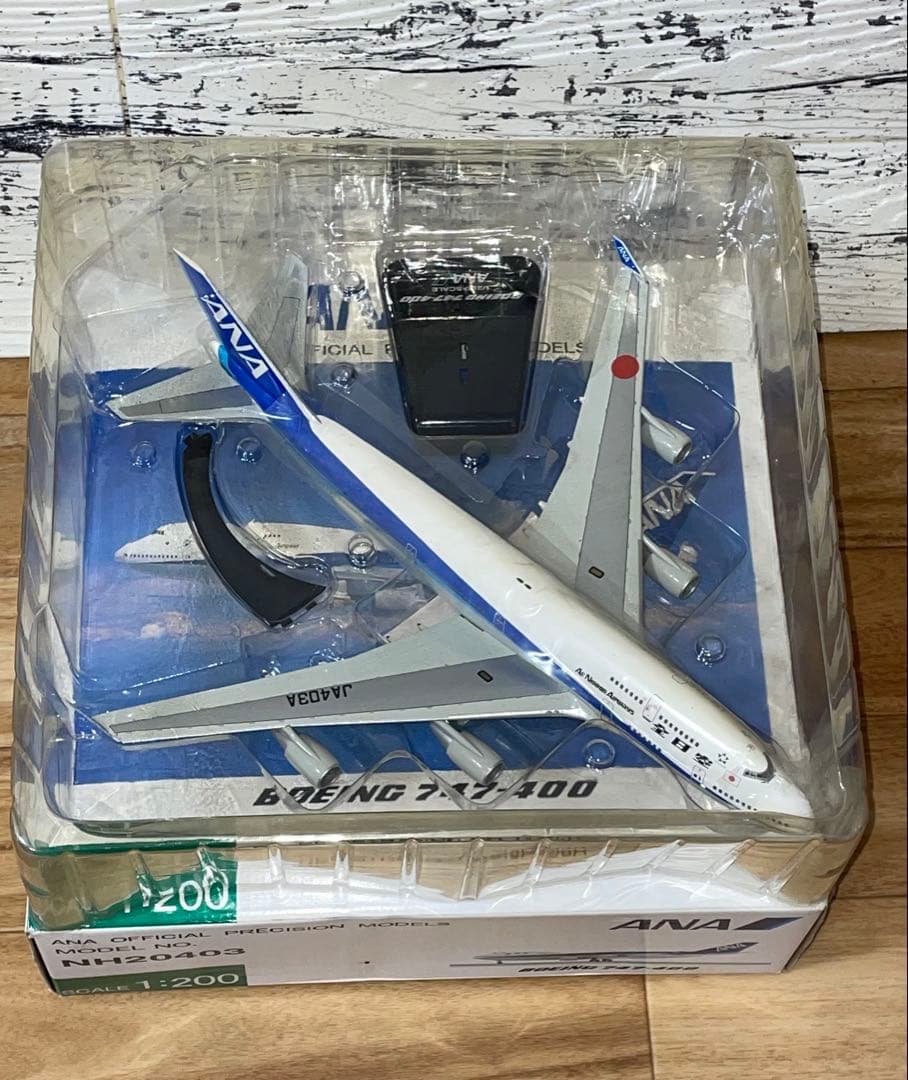 全日空商事 1/200 B747-400 JA403A 完成品モデル