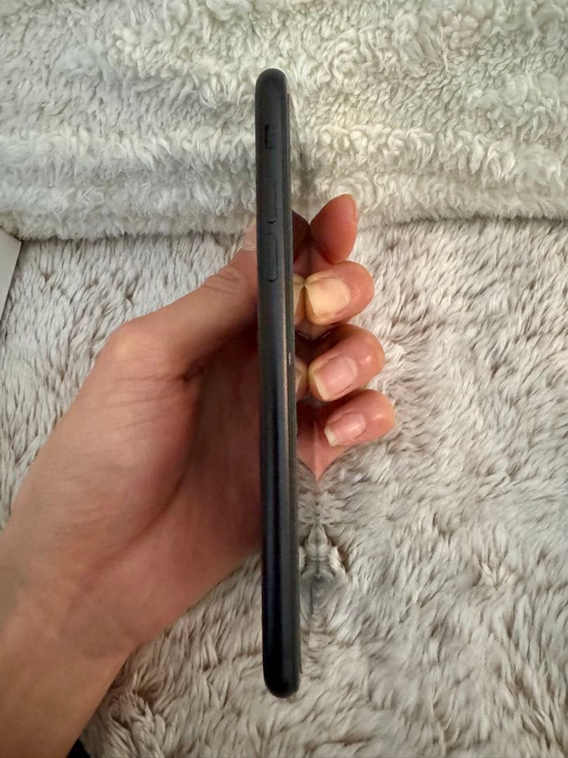 Apple iPhone SE 第2世代 SIM フリー128GB