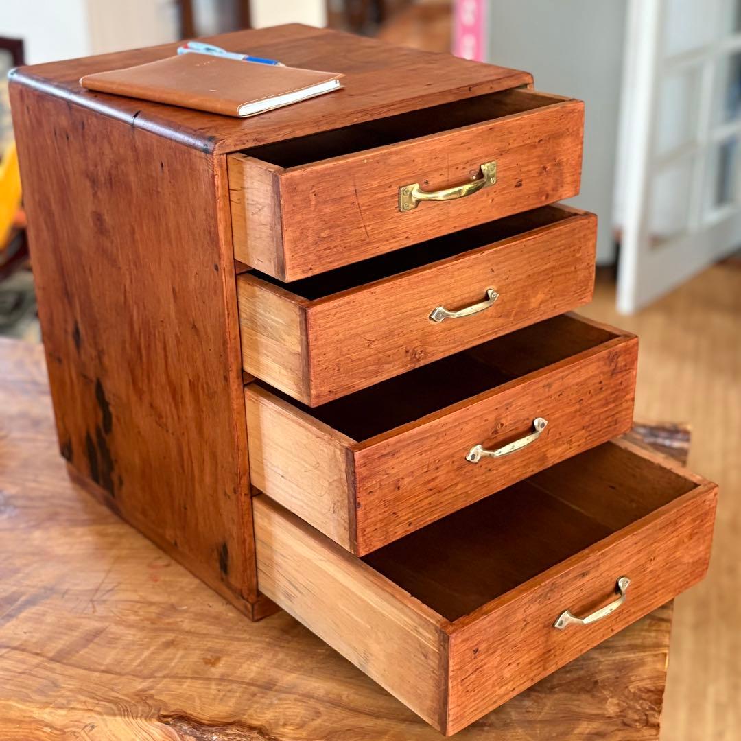 真鍮取手 アンティーク小引き出し 4段／無垢材／収納家具／ビンテージ