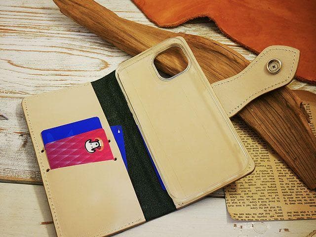 iPhoneレザーケース制作!! 機種はご相談下さい