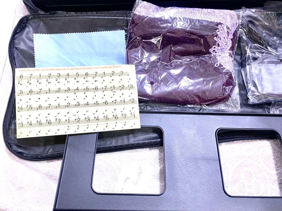 Rose Finch 88鍵盤電子ピアノ 折り畳み式　新品未使用　早い者勝ち