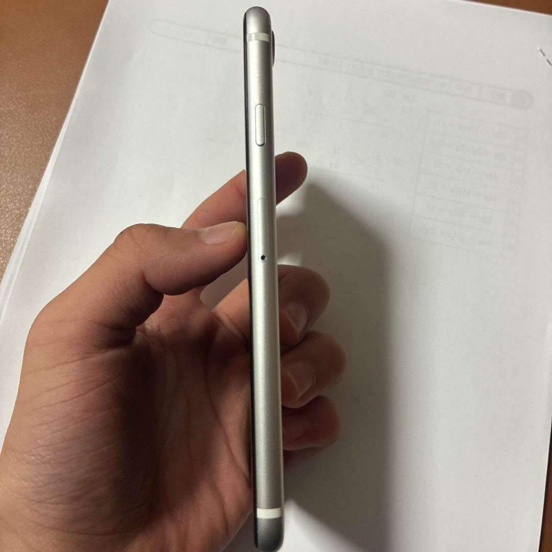 Apple iPhone s e2世代64Gバイトホワイト