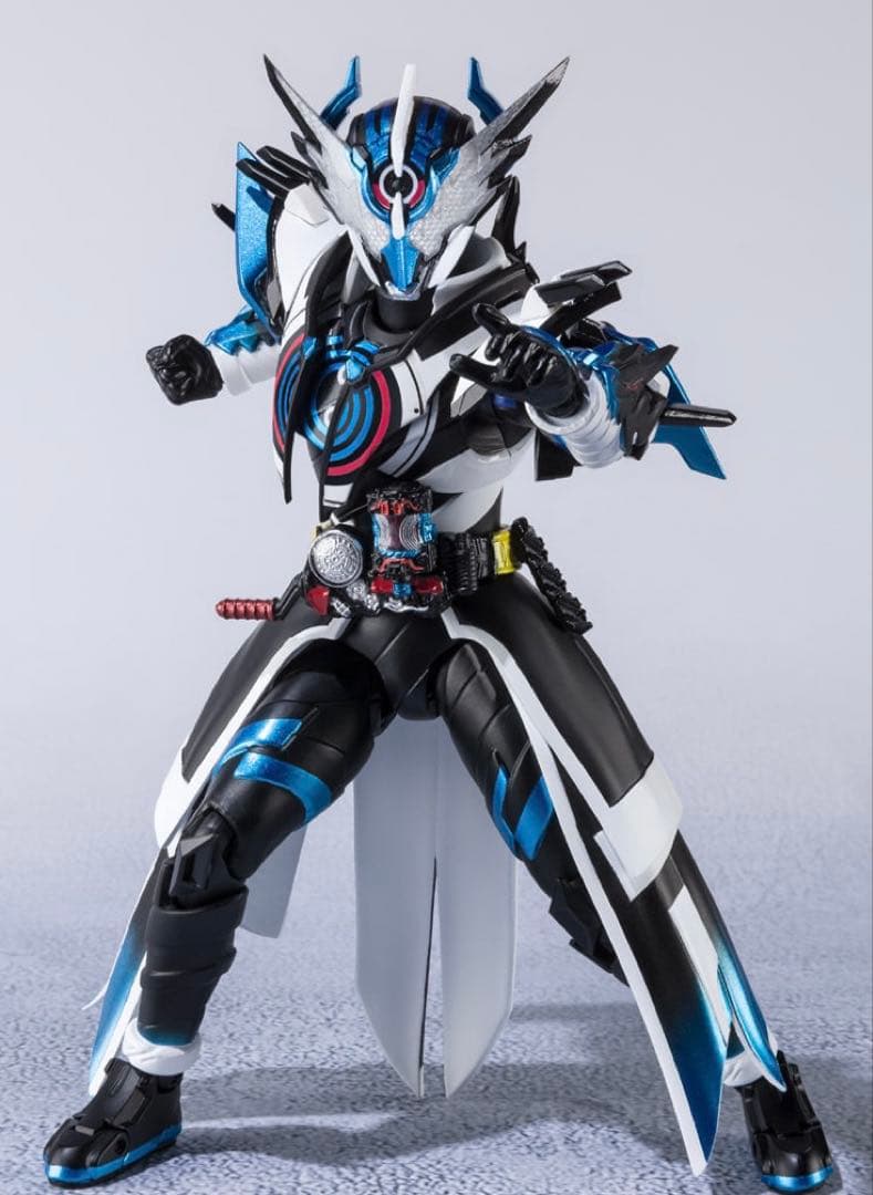 輸送箱も新品未開封　S.H.Figuarts 仮面ライダークローズエボル