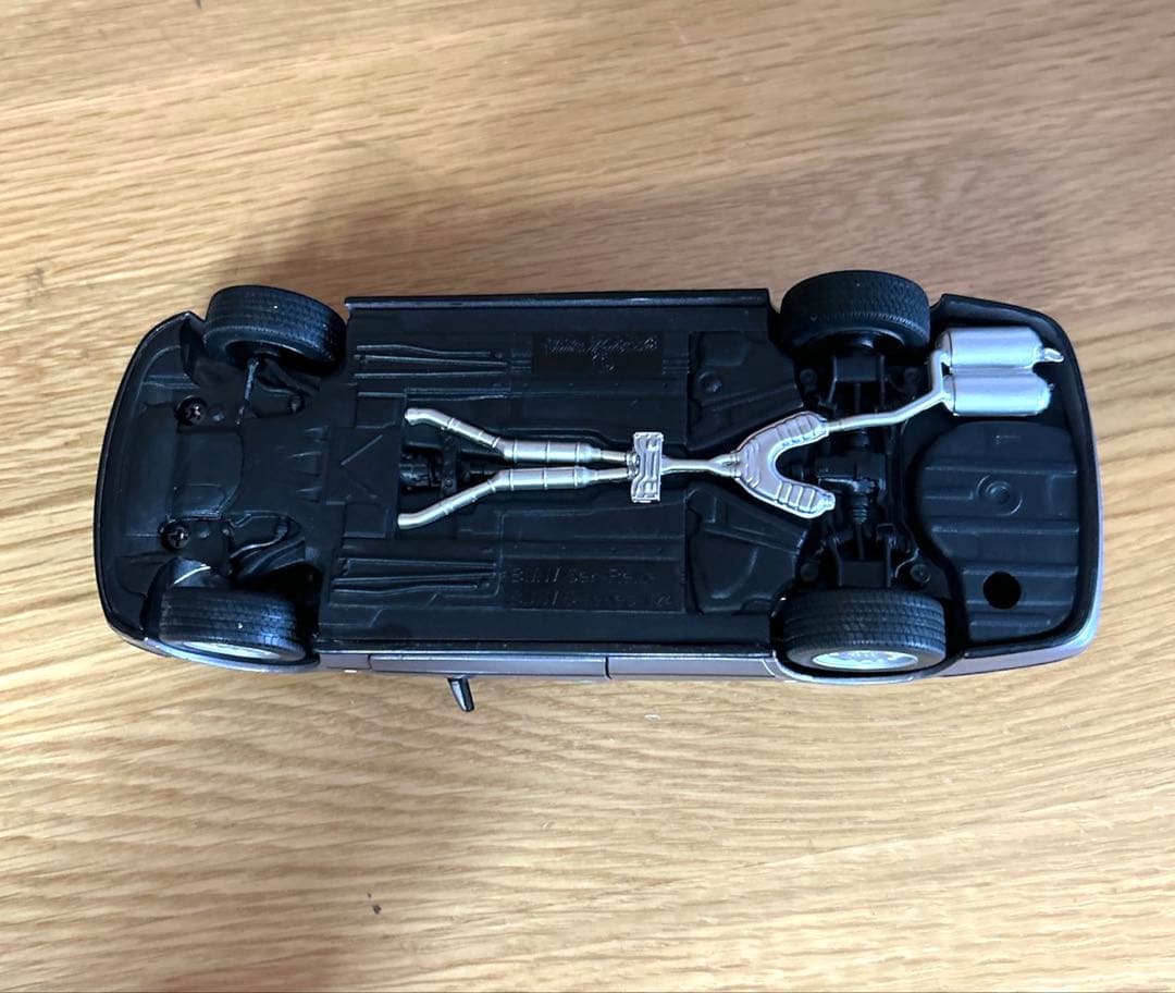 BMW5 シリーズ　エンジン再現　ドア開閉　1／24