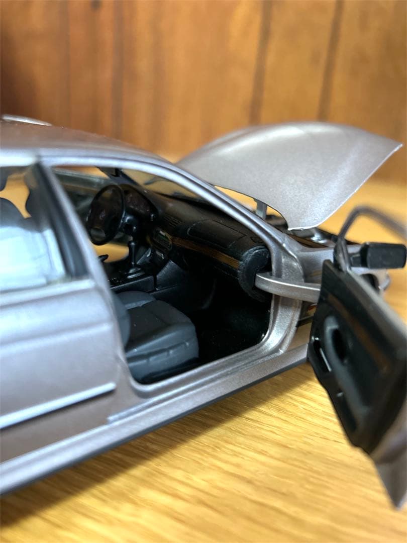 BMW5 シリーズ　エンジン再現　ドア開閉　1／24