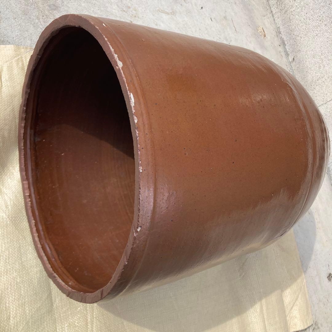 大型 水瓶 。メダカ鉢 。ビオトープ 。睡蓮鉢 。高さ44センチ。排水穴付き