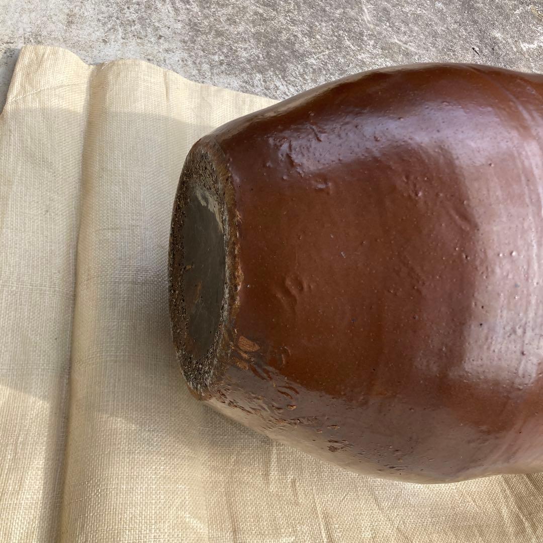 大型 水瓶 。メダカ鉢 。ビオトープ 。睡蓮鉢 。高さ44センチ。排水穴付き