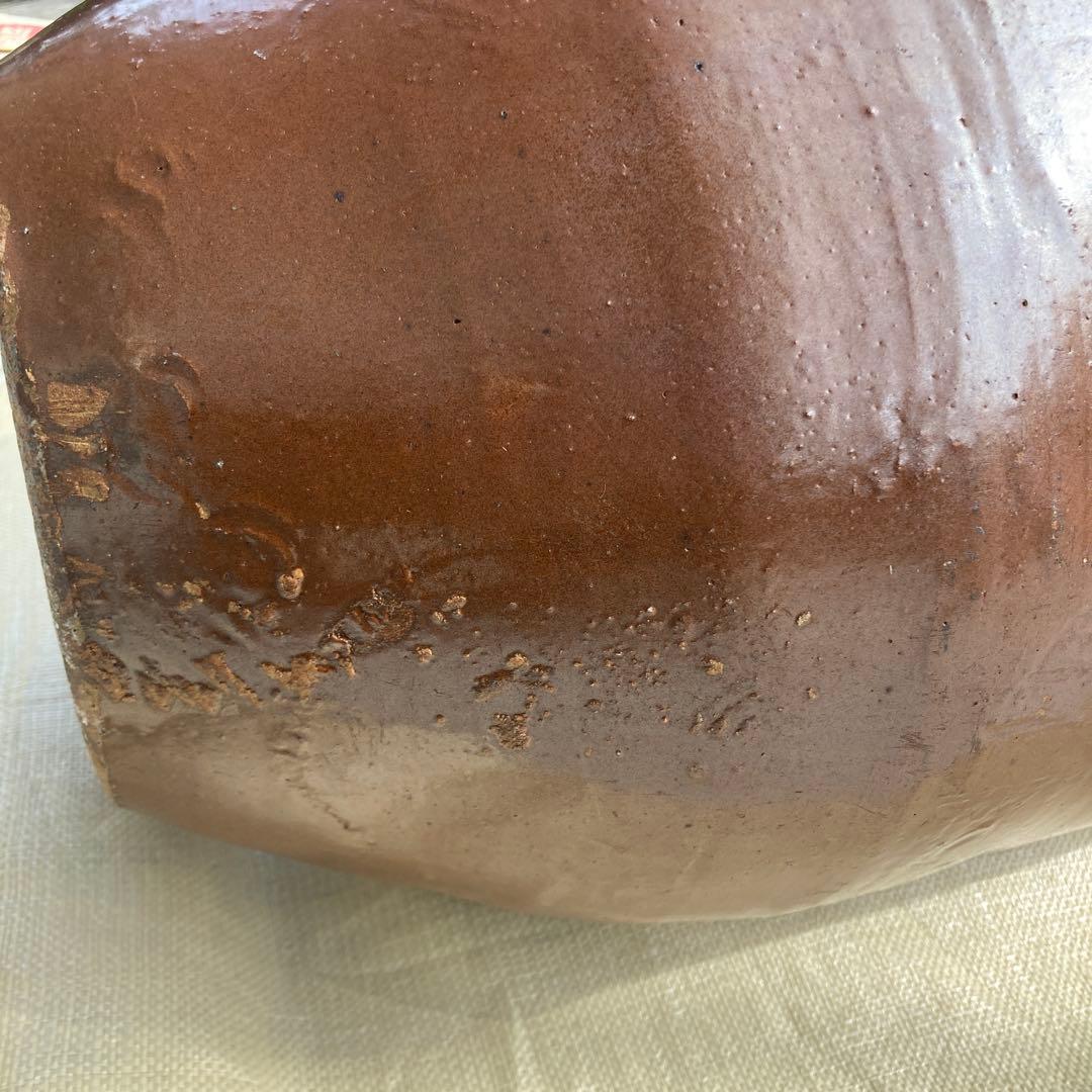 大型 水瓶 。メダカ鉢 。ビオトープ 。睡蓮鉢 。高さ44センチ。排水穴付き