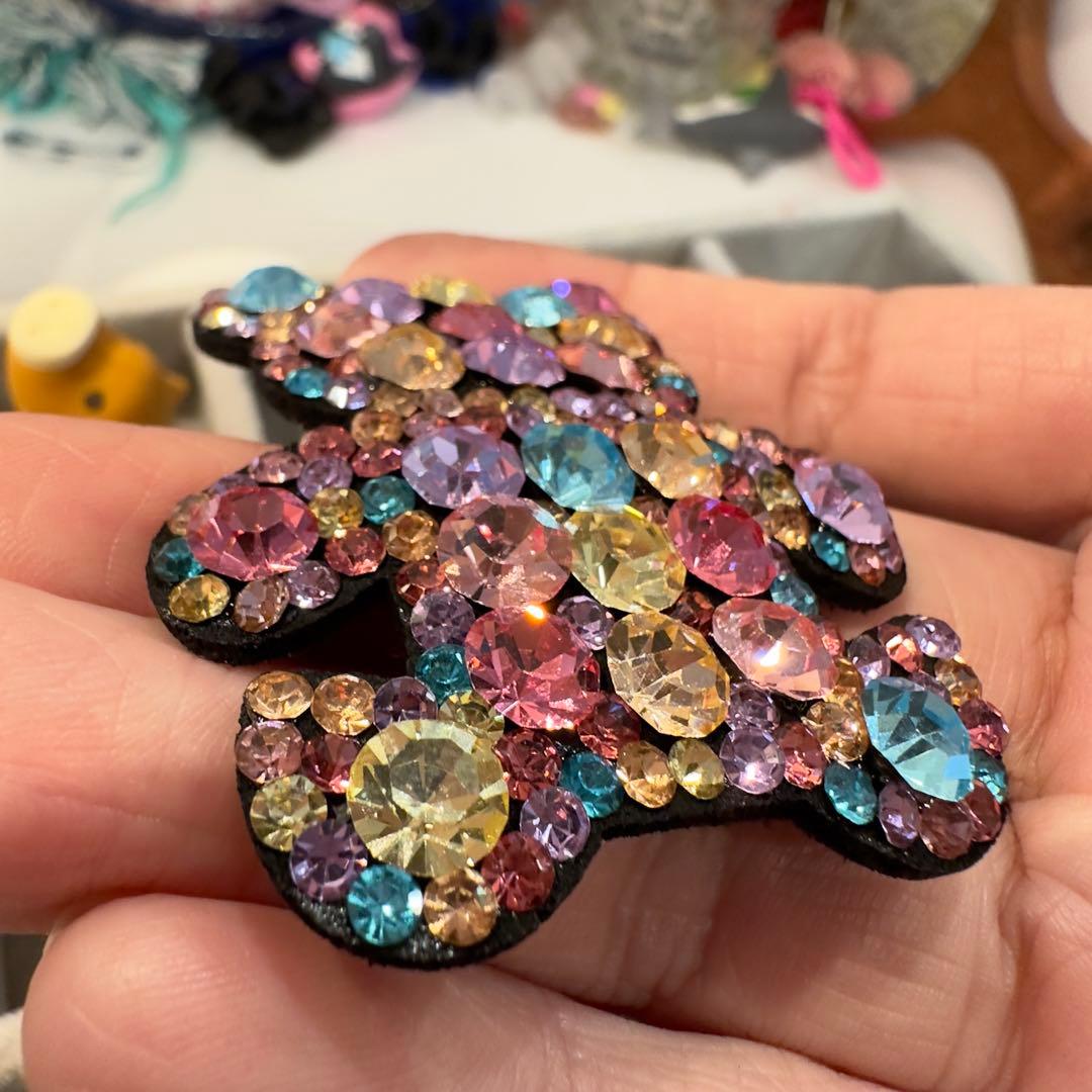 新作❤︎プレミアム限定441キラキラストーン大きめ可愛いくまのジュエルヘアピン高級