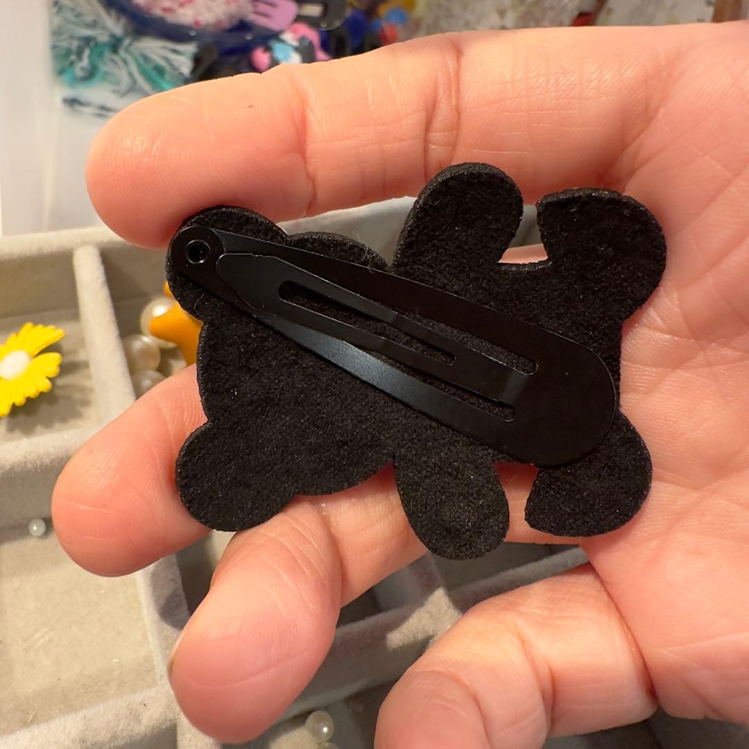 新作❤︎プレミアム限定441キラキラストーン大きめ可愛いくまのジュエルヘアピン高級