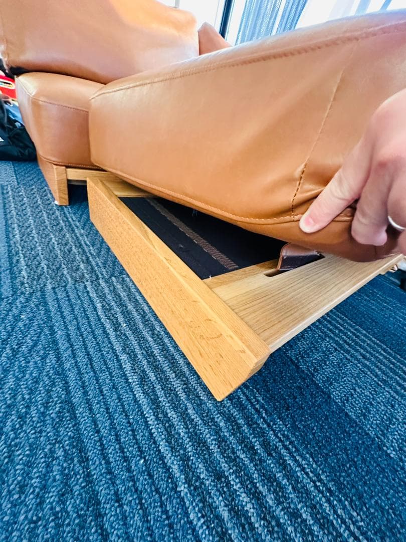 【リビングハウス】ソファ＋オットマン（お部屋がスッキリ広く見えるローソファ）