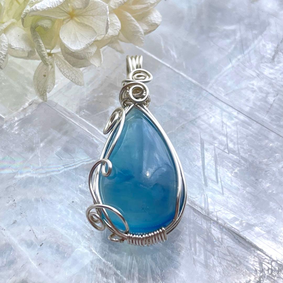 アクアマリン　ワイヤーラッピングペンダントトップ