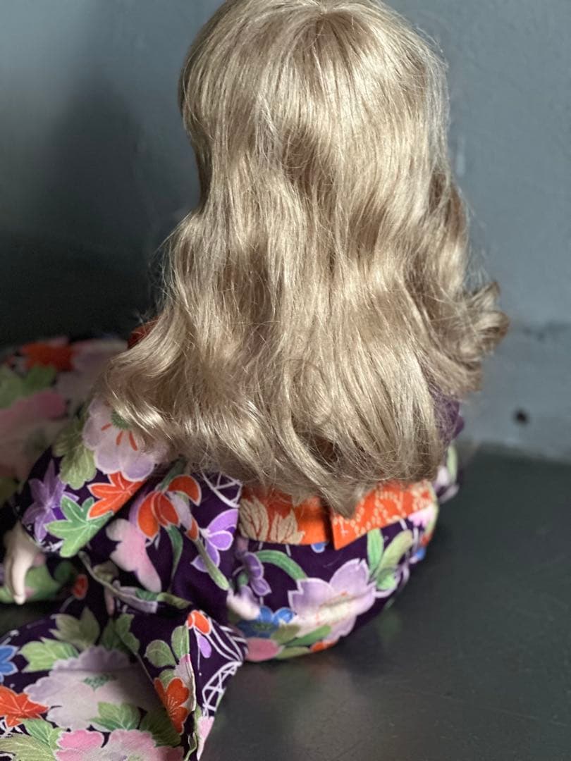 最終お値下げ‼️可愛いすぎます！ビスクドール　花柄お着物の青い目の金髪人形