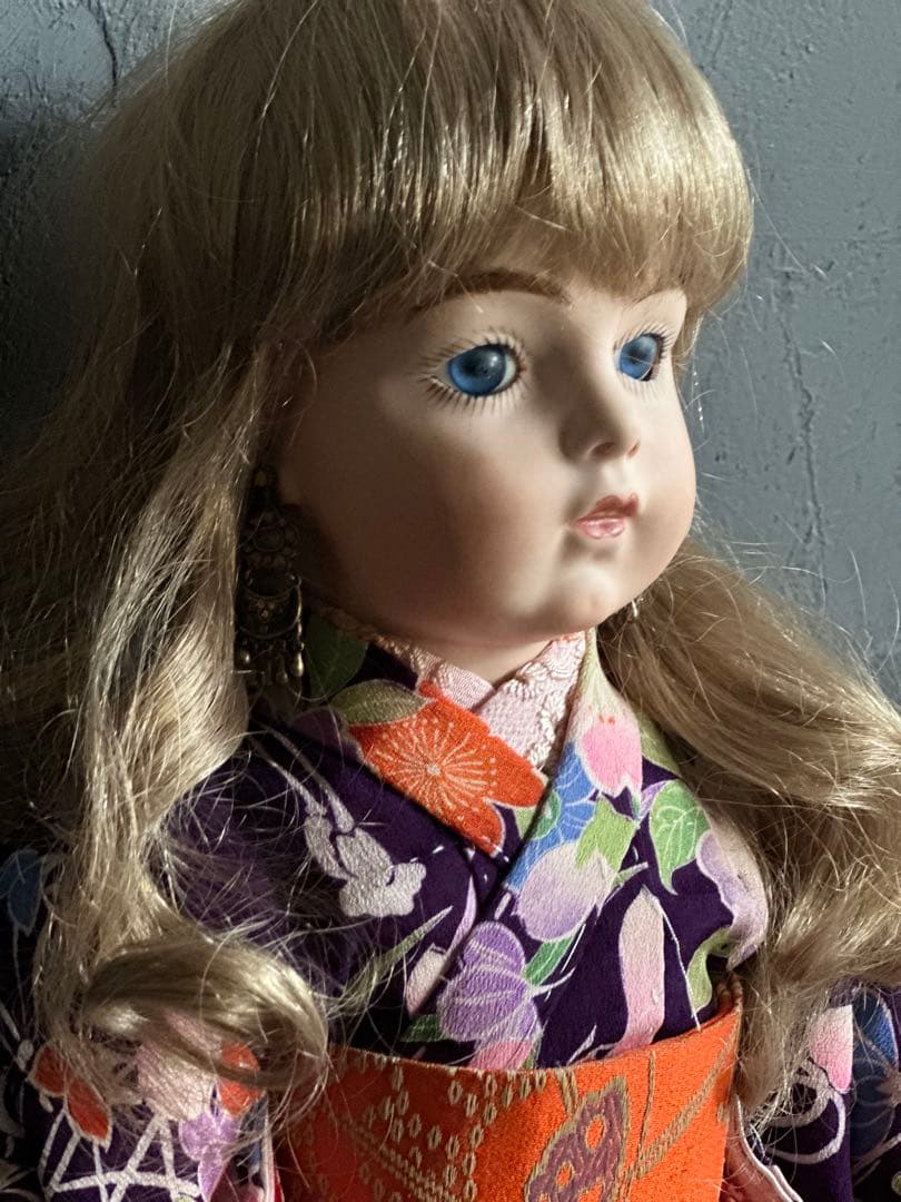 最終お値下げ‼️可愛いすぎます！ビスクドール　花柄お着物の青い目の金髪人形