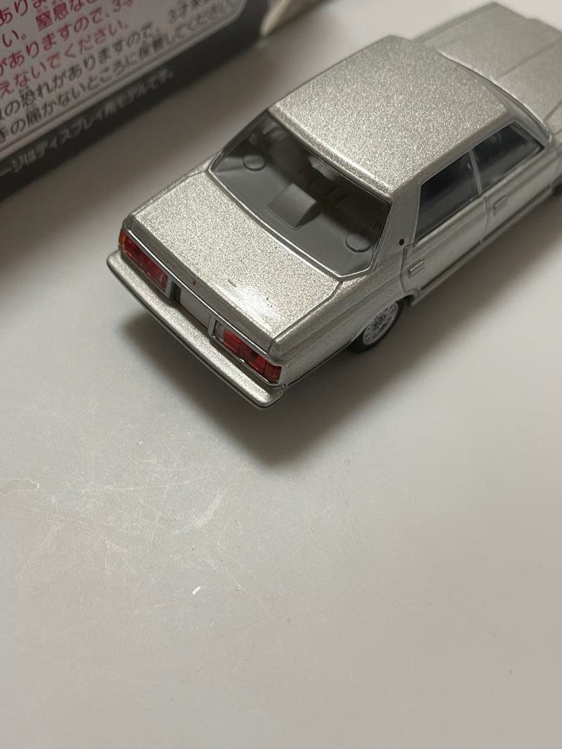 トミカリミテッドヴィンテージネオ　トヨタ　クラウン　４ドア　ハードトップ