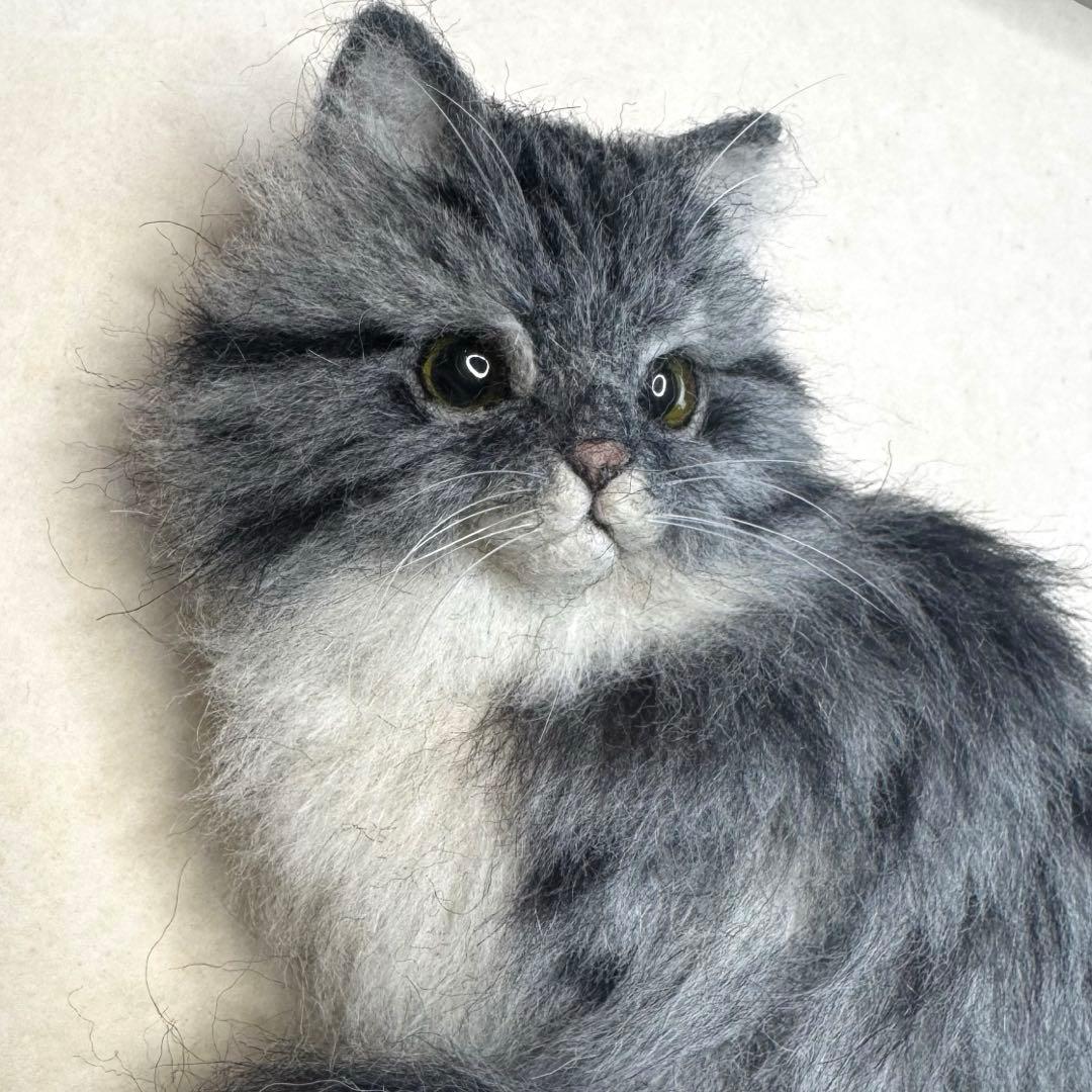 羊毛フェルト猫 サバトラ猫(ロングコート)ブローチ