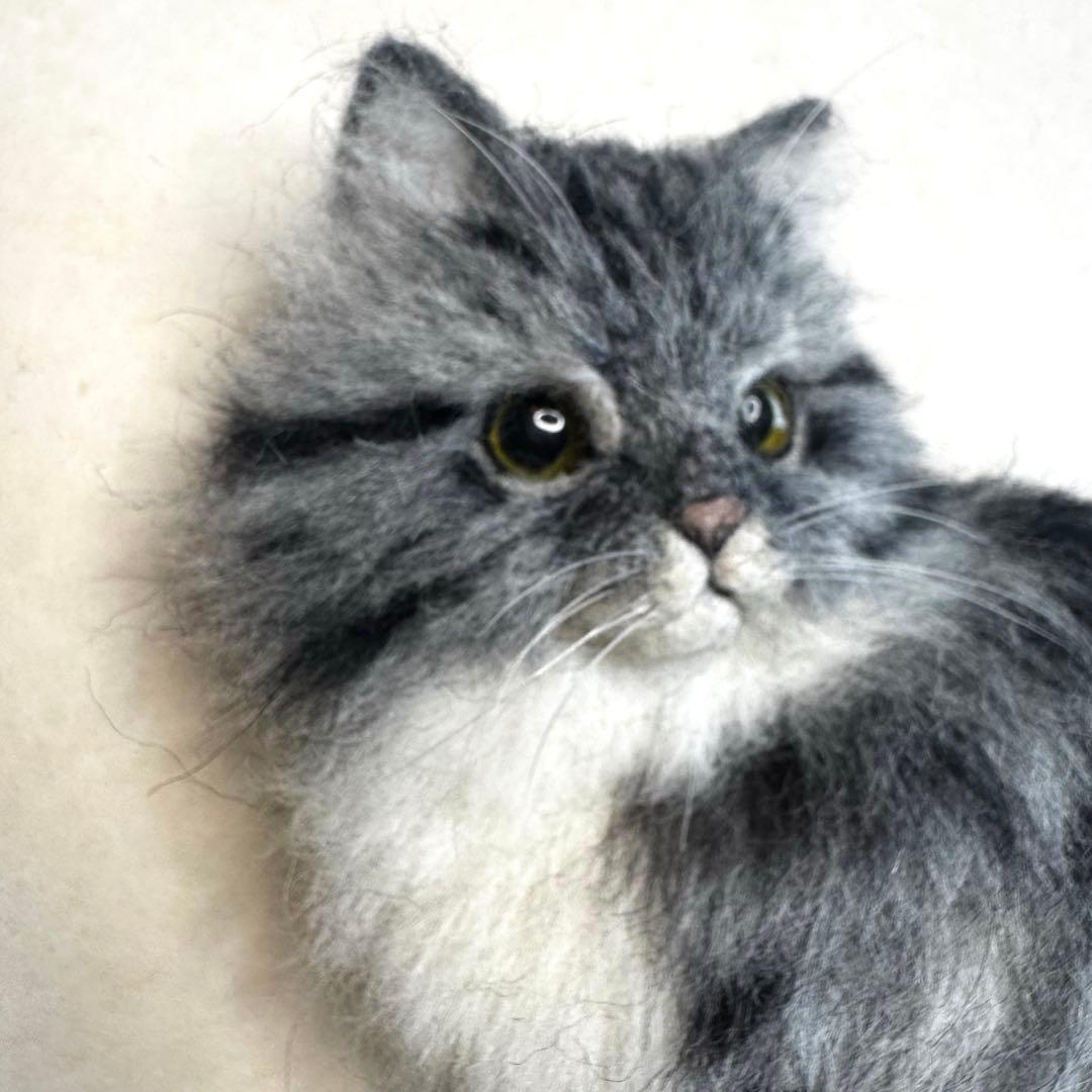 羊毛フェルト猫 サバトラ猫(ロングコート)ブローチ