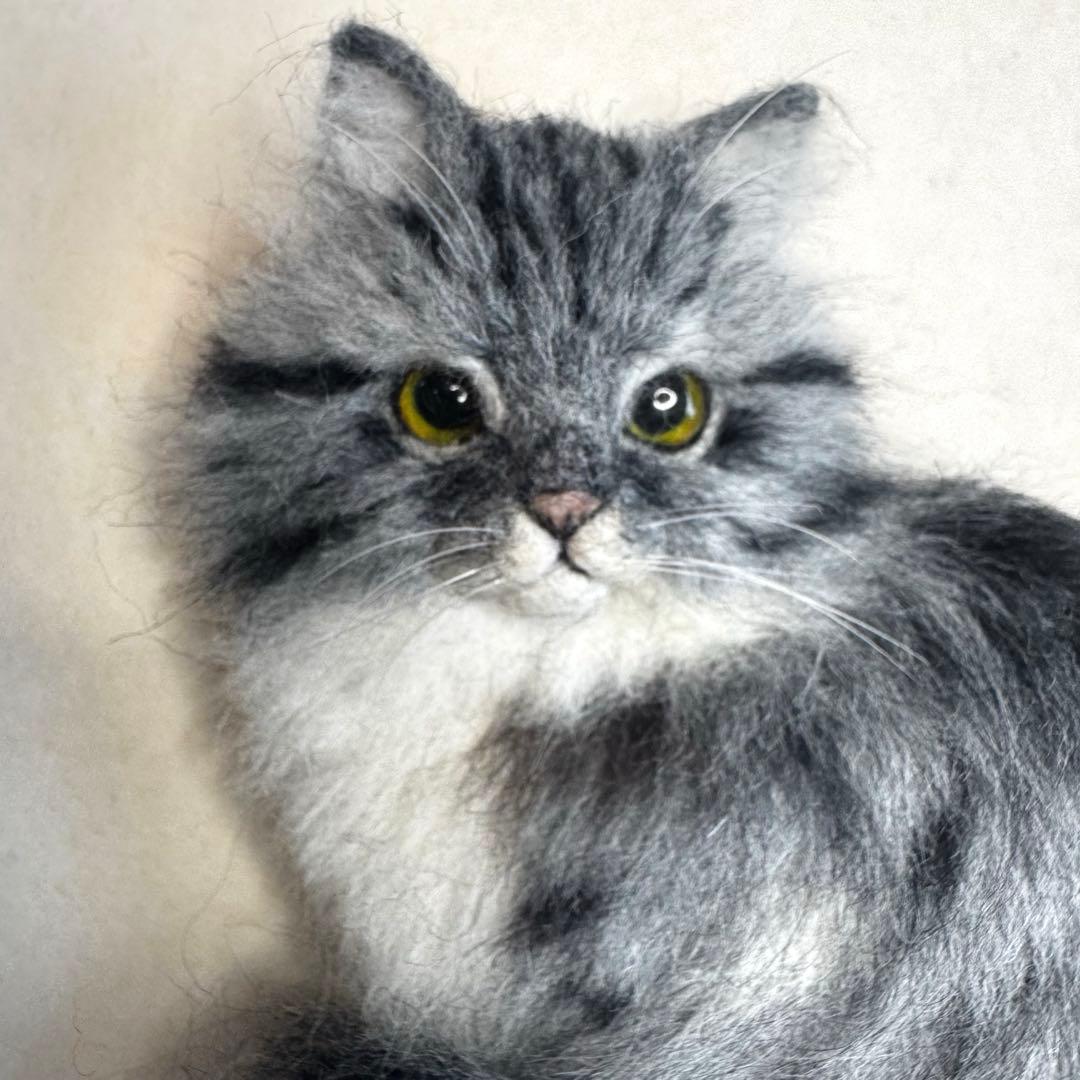 羊毛フェルト猫 サバトラ猫(ロングコート)ブローチ