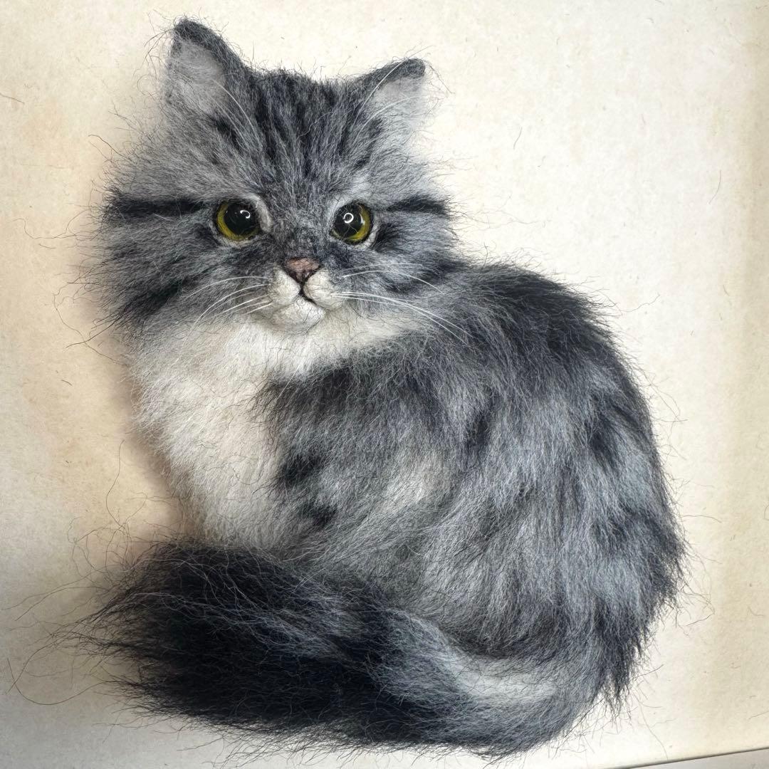 羊毛フェルト猫 サバトラ猫(ロングコート)ブローチ