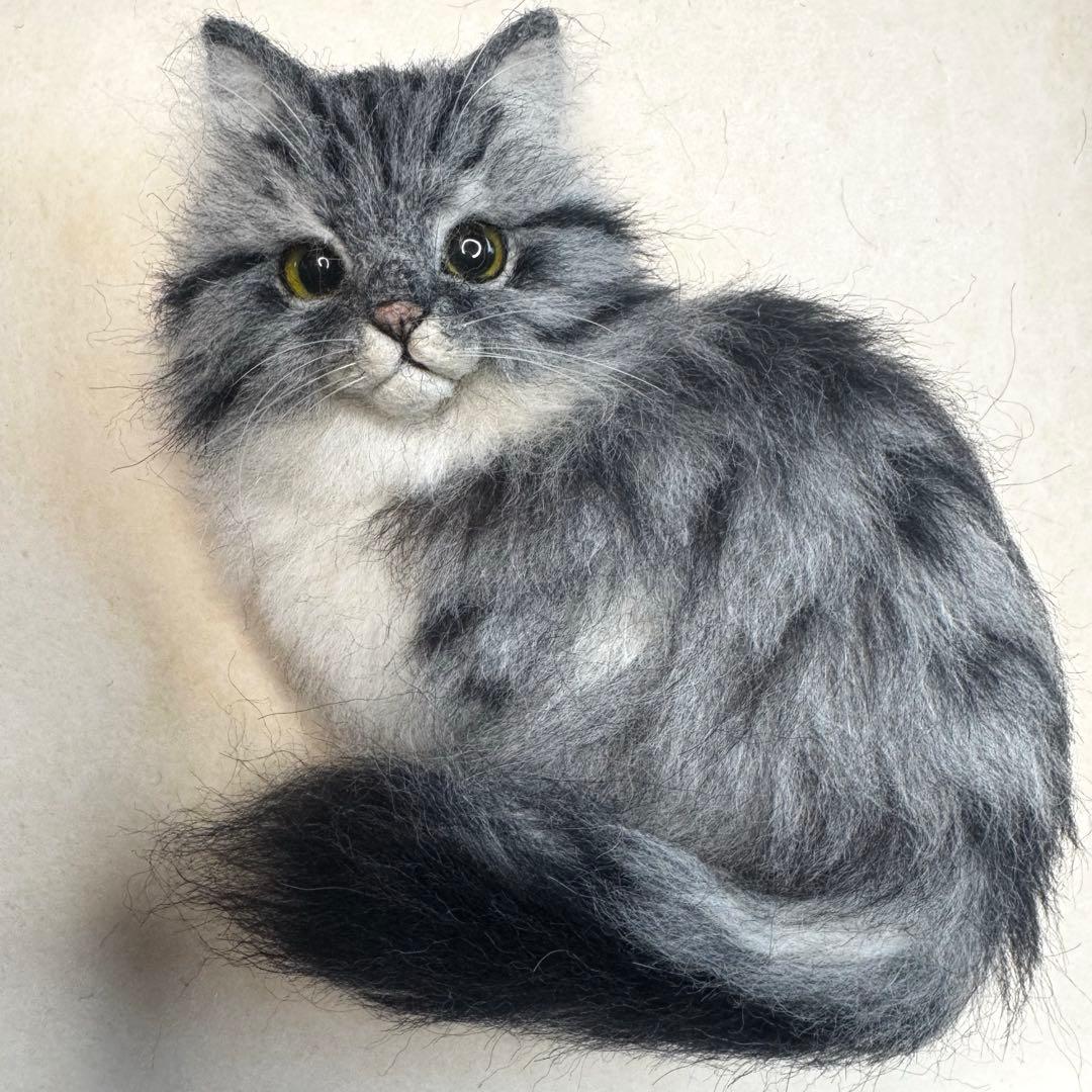 羊毛フェルト猫 サバトラ猫(ロングコート)ブローチ