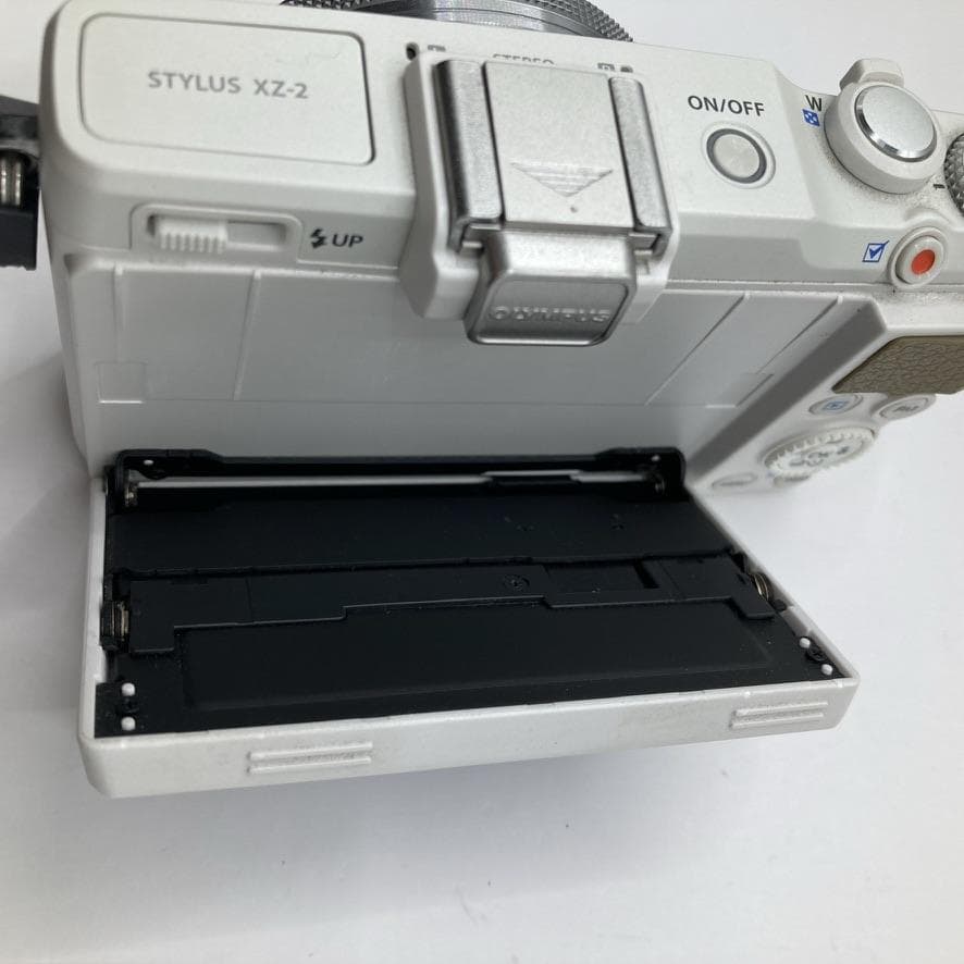 OLYMPUS XZ-2 ホワイト 自動開閉レンズキャップ 元箱 取扱説明書