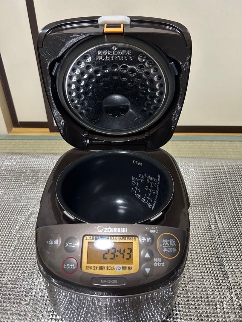 象印 NP-GK05 IH炊飯器 シルバー　2021年製