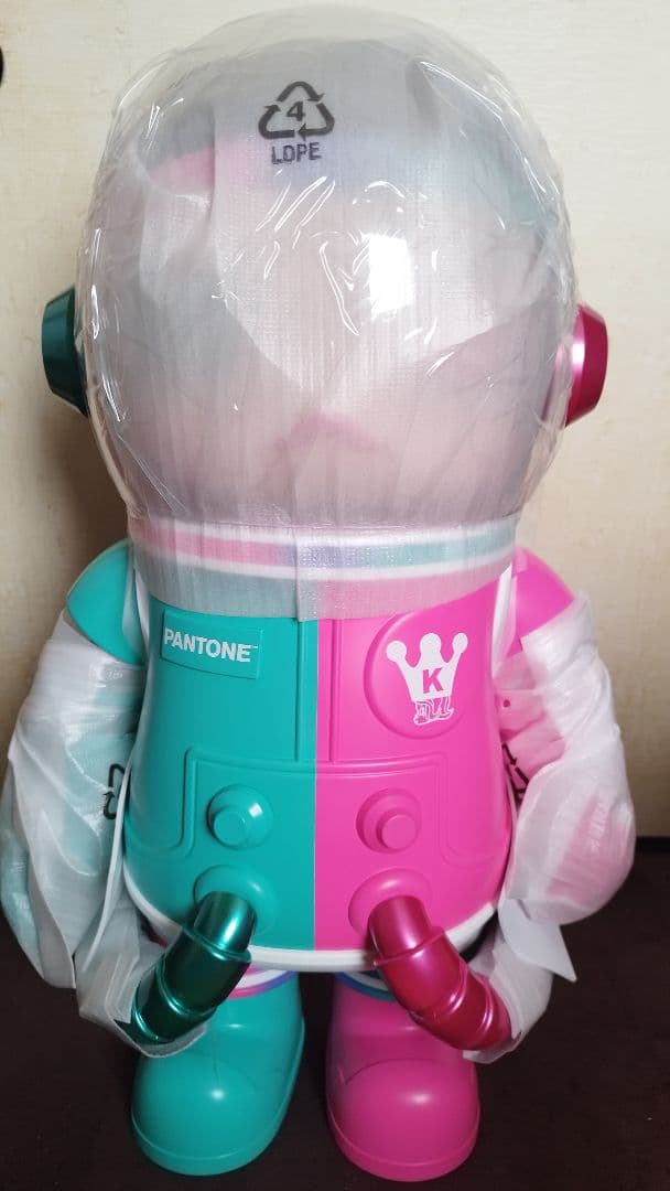 その他 MEGA SPACE MOLLY 1000% PANTONE