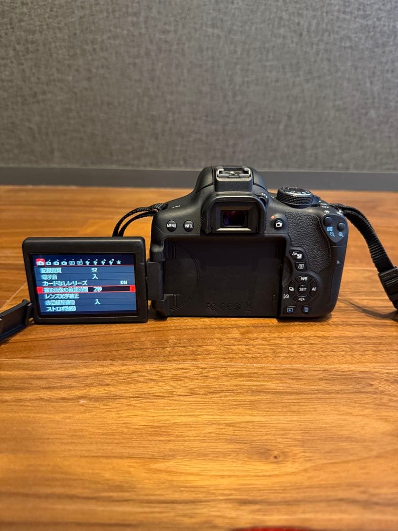 Canon EOS Kiss X8i キャノン デジタル一眼レフダブルレンズ