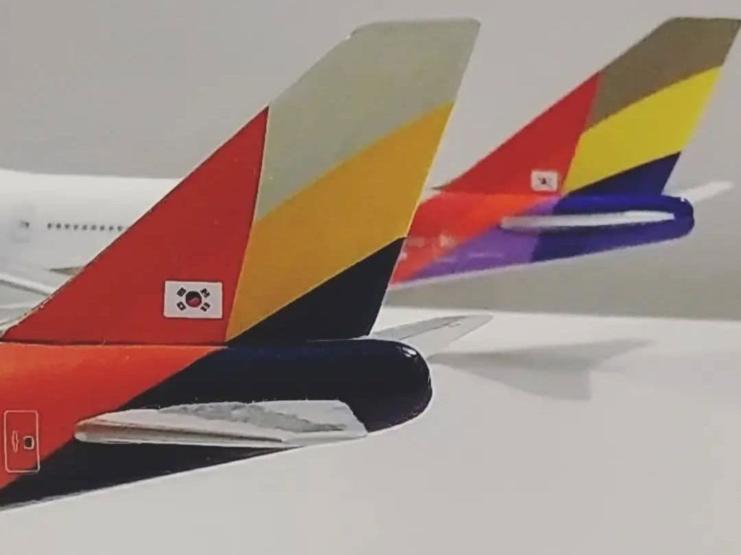 アシアナ CARGO 747-4F UNICEFロゴ付き　1/400