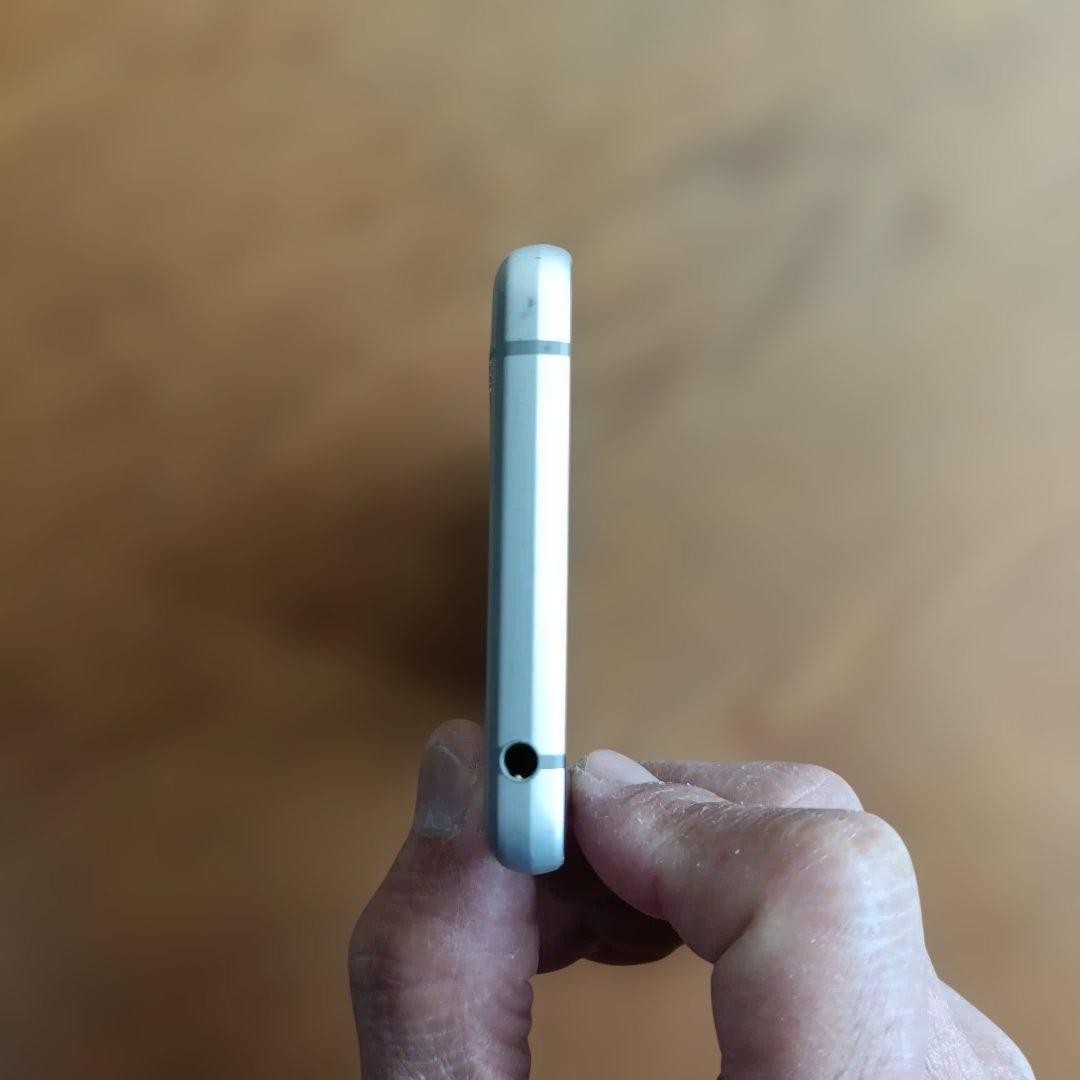 シャープ AQUOS sense3 basic SHV48 中古