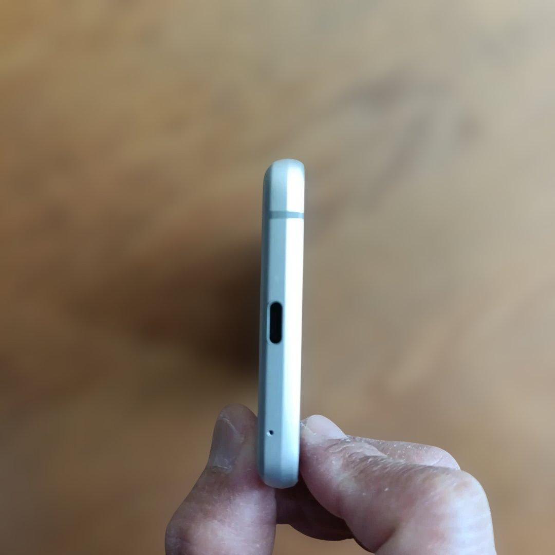 シャープ AQUOS sense3 basic SHV48 中古