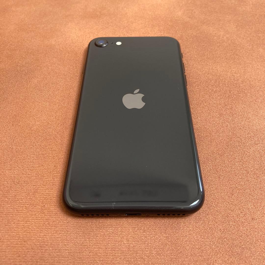 4158【早い者勝ち】美品☆電池新品☆iPhoneSE2 64GB SIMフリー