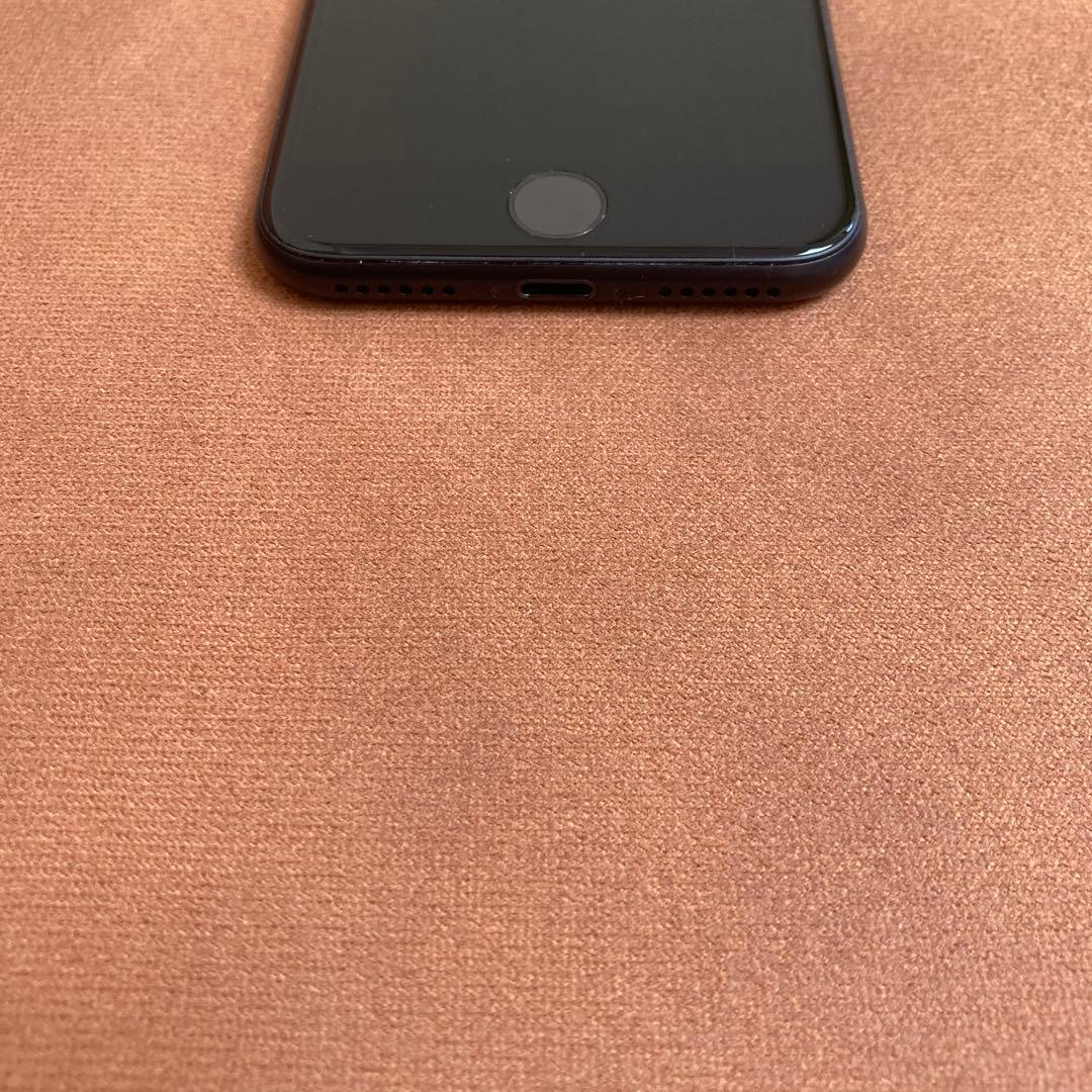 4158【早い者勝ち】美品☆電池新品☆iPhoneSE2 64GB SIMフリー