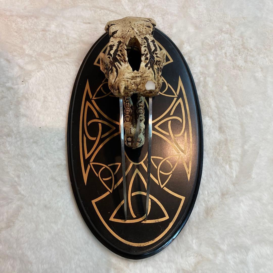 サーベルタイガー頭骨 ナイフ カランビット風 スカル オブジェ