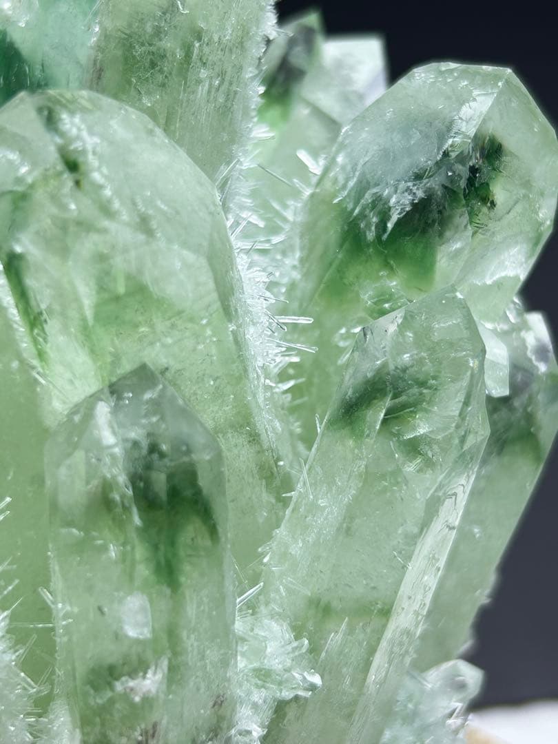 週末限定価格‼️★高浄化★美品マダガスカル産グリーンガーデン水晶クラスター　開運