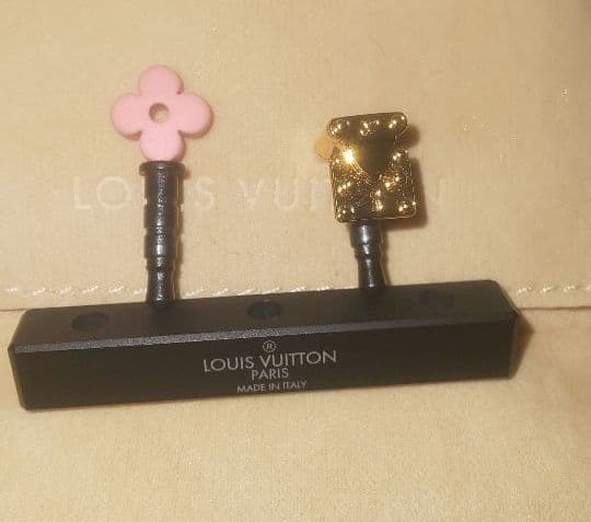 Louis Vuittonイヤホンジャック 2ケ