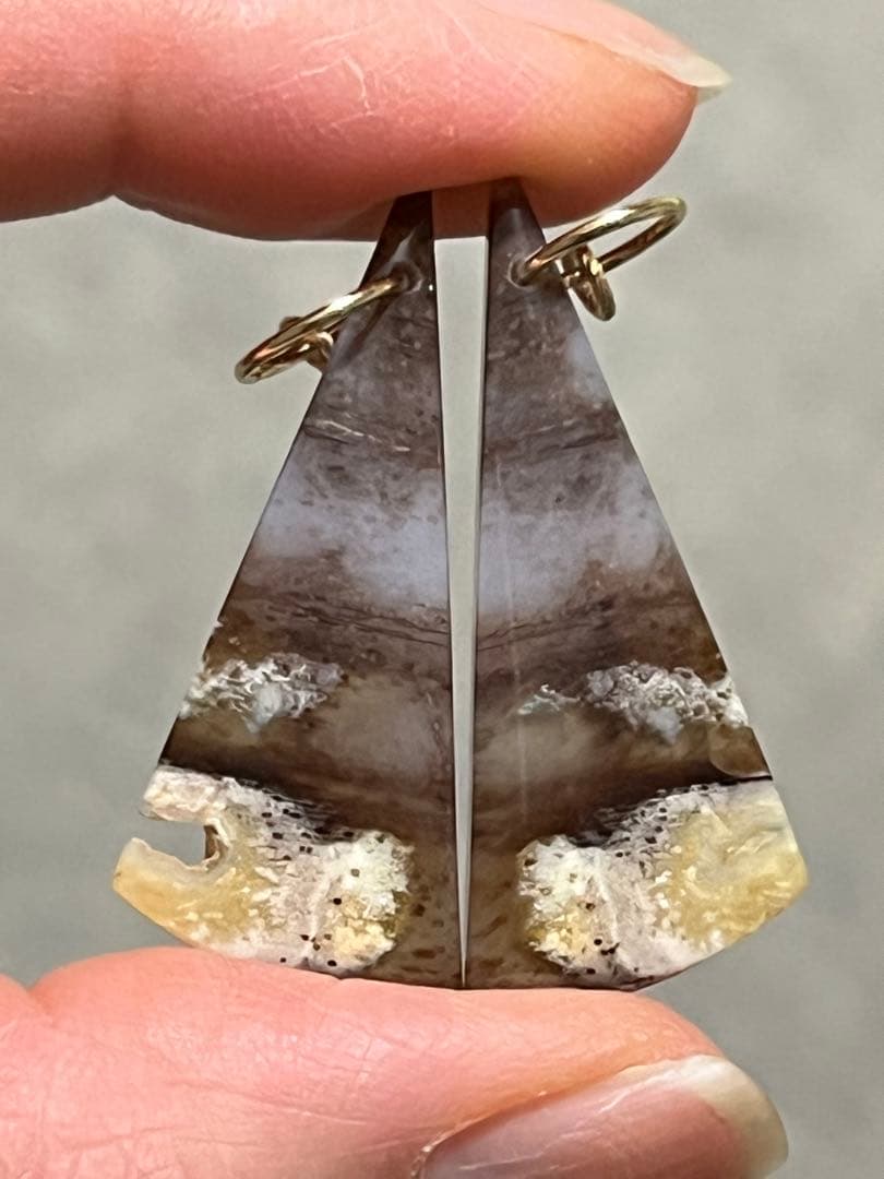 ＊14kgf 大粒ブラウンオパライズドウッド ピアス